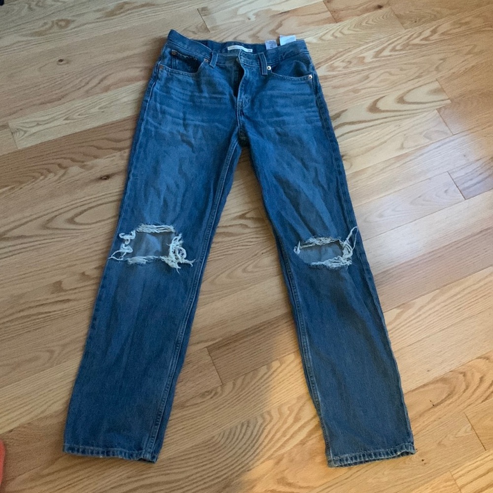 Levi’s ripped jeans
